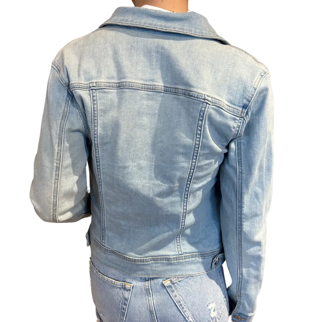 CLASSIC FIT DENIM JACKET