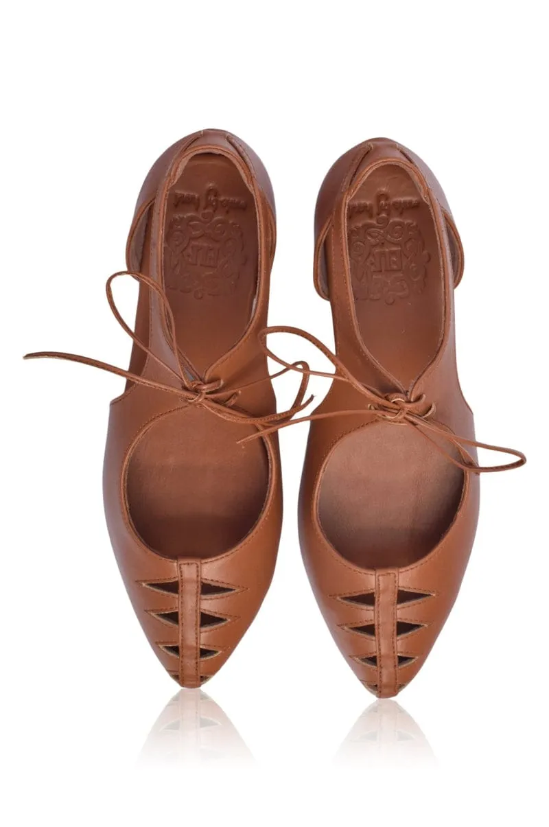 Eden Pointy Toe Ballet Flats in Vintage Camel