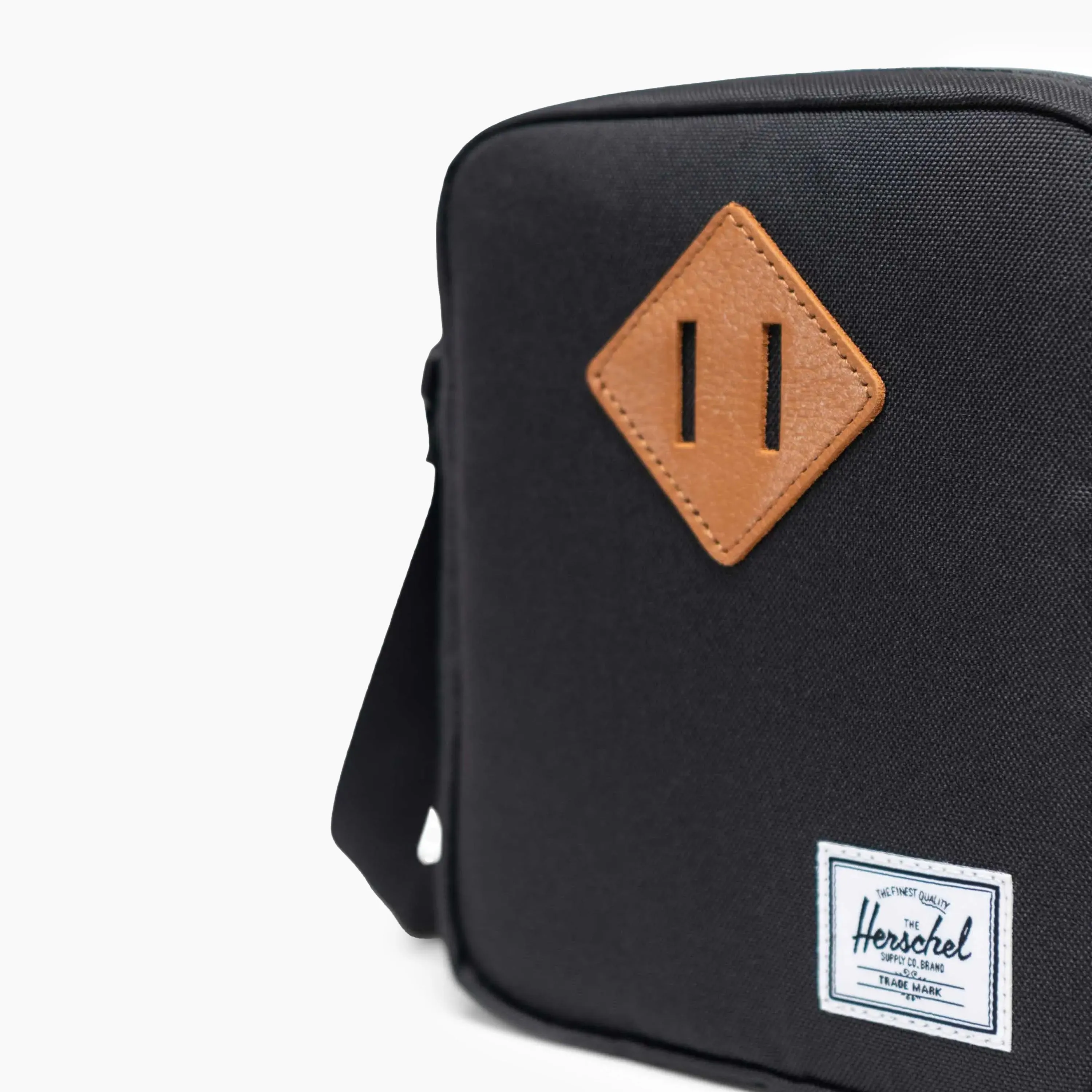 HERSCHEL HERITAGE CROSSBODY BLACK - 11384