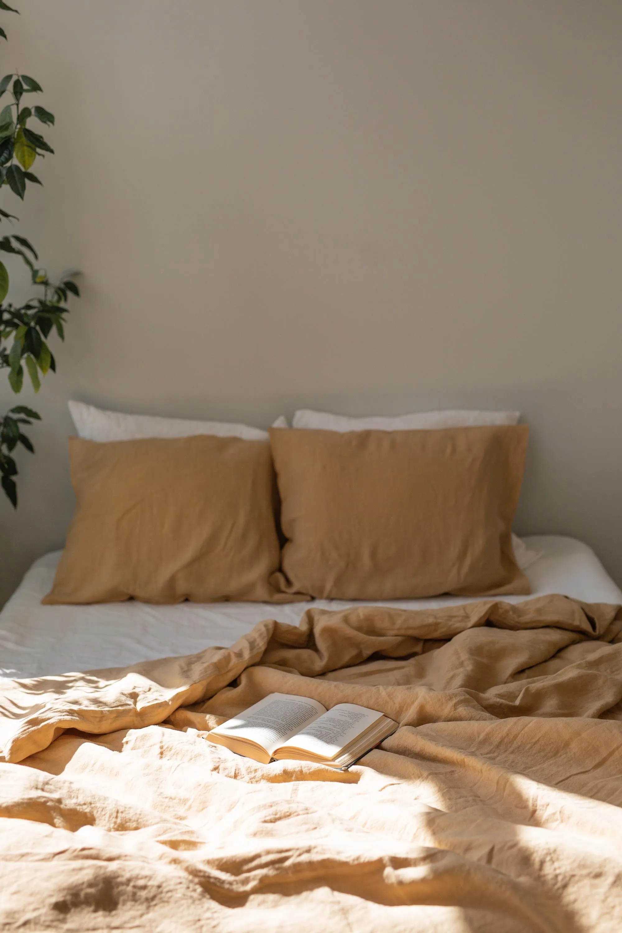 Linen pillowcase in Mustard