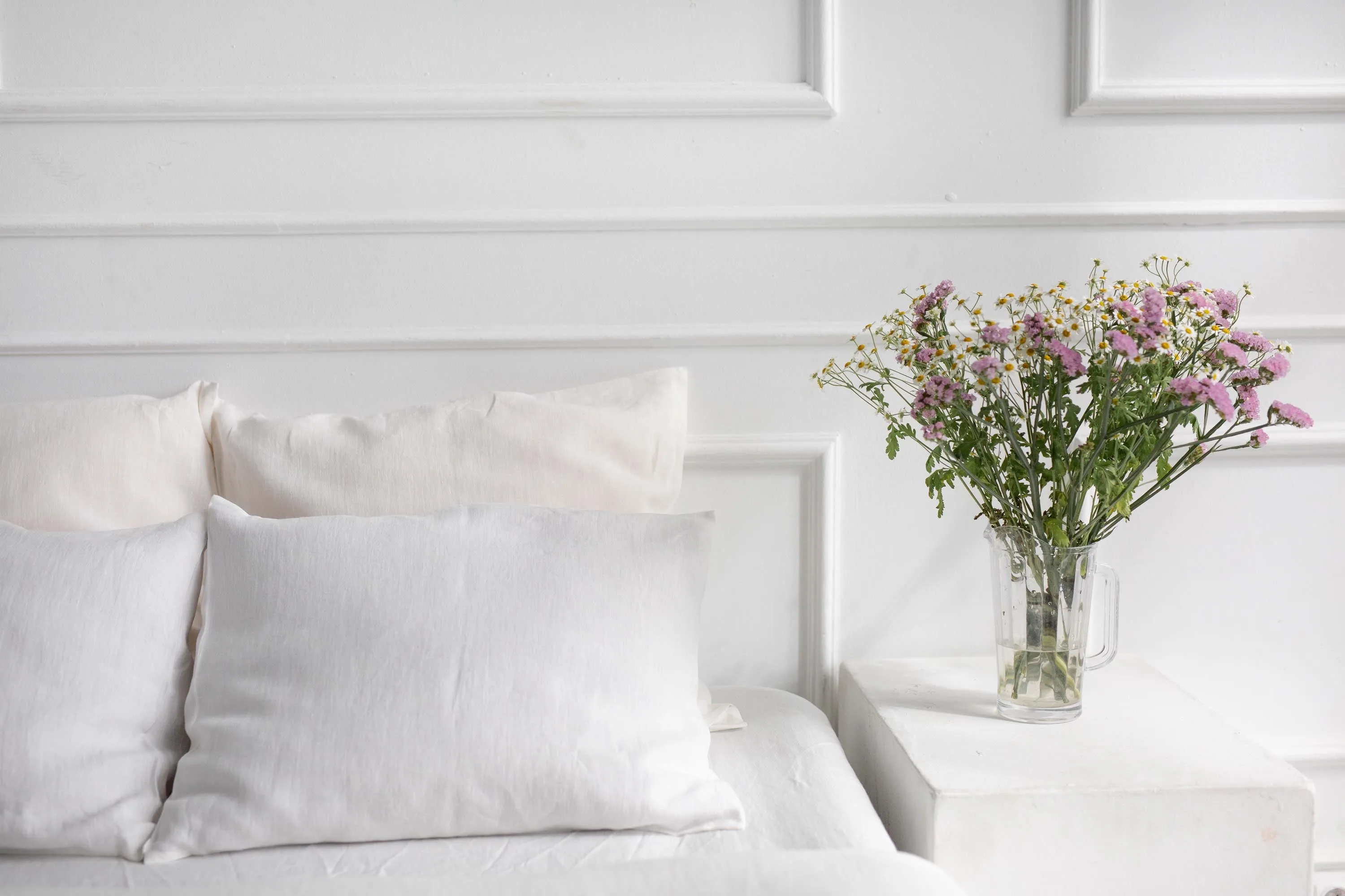 Linen pillowcase in White