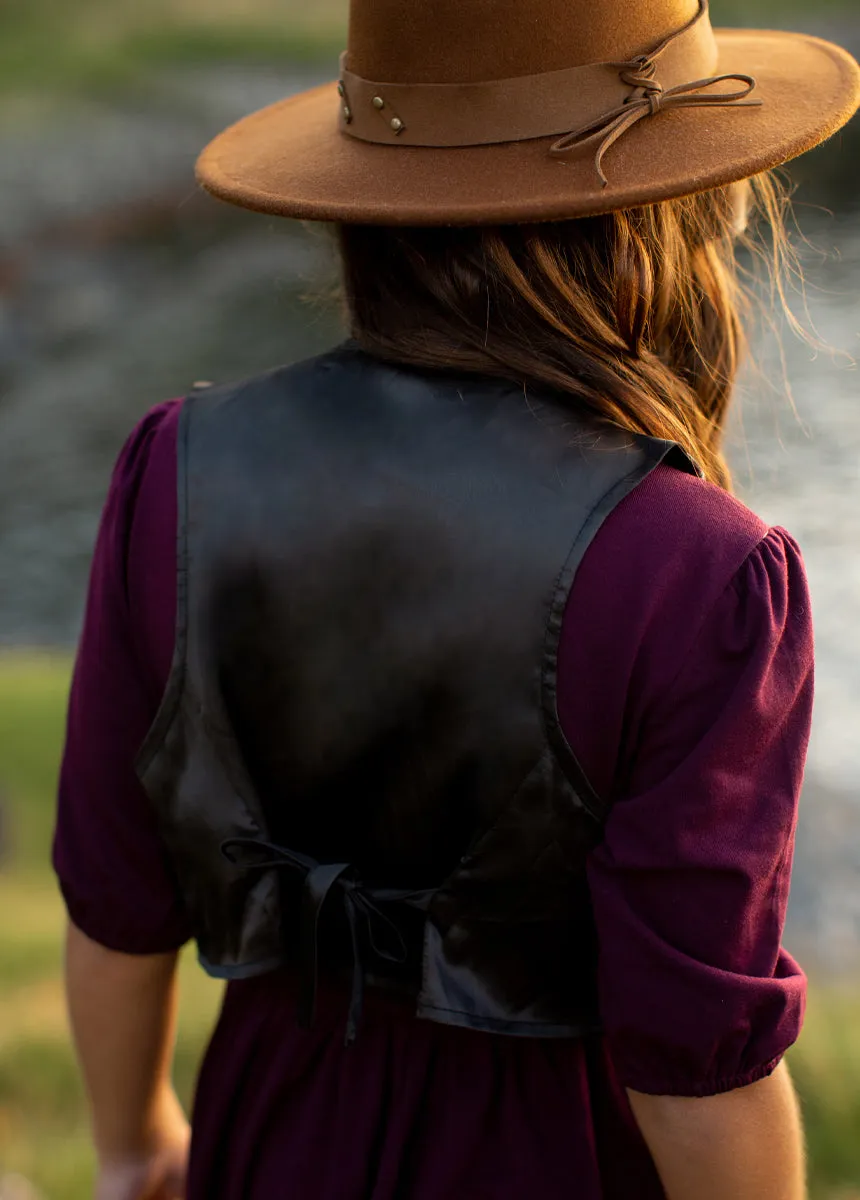 Meike Vest in Plum Plaid