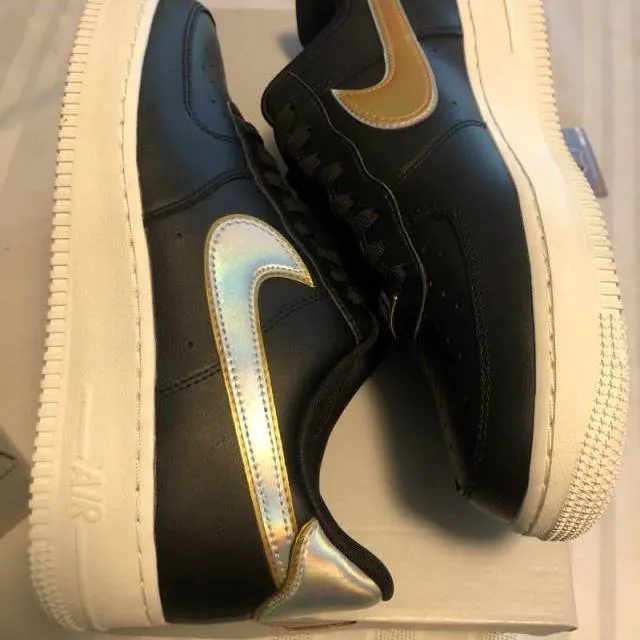 Nike Air Force 1 Low Metallic Swoosh Black