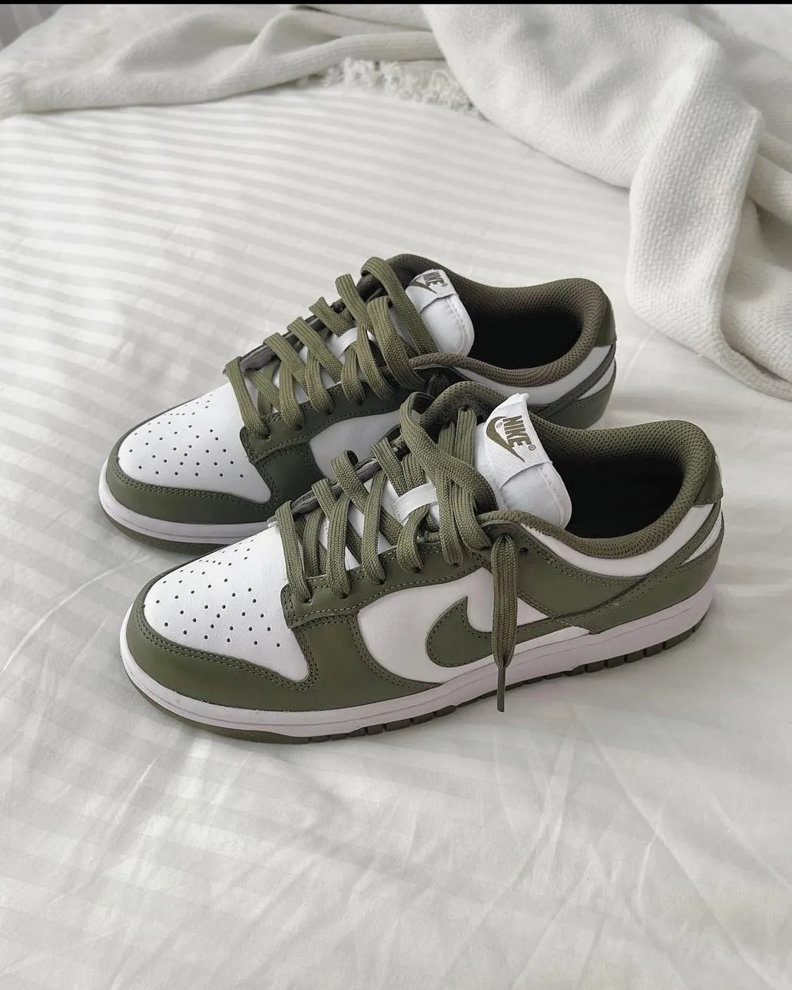 Nike Dunk Low Medium 'Olive'