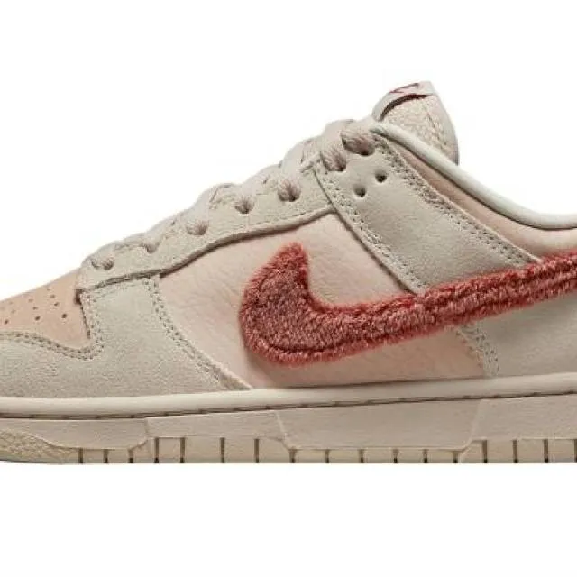 NIKE DUNK LOW WMNS TERRY SWOOSH SHIMMER