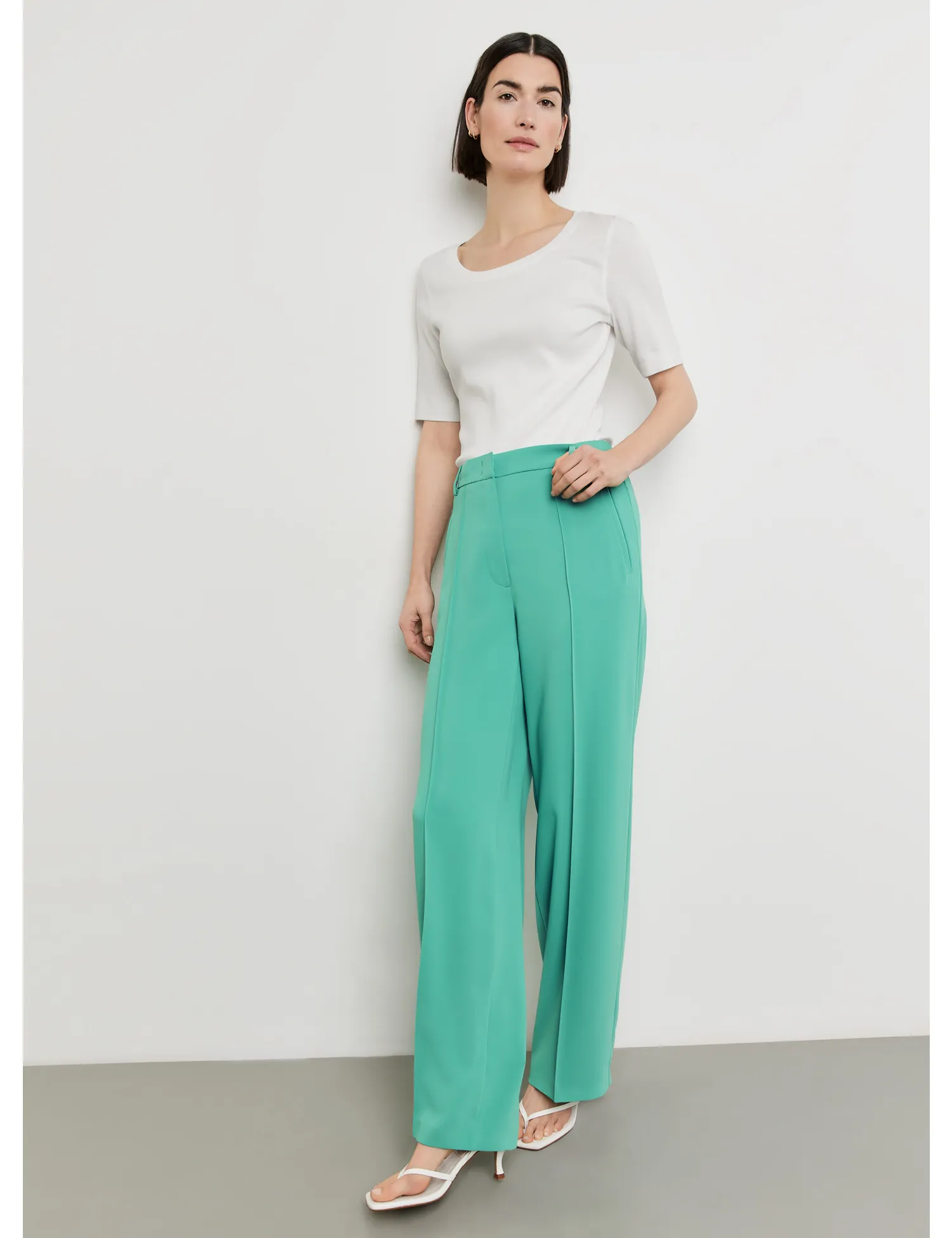 Wide-leg trousers with pintucks